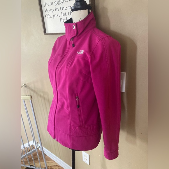 The North Face womens size S coat bright vibrant pink - Picture 5 of 9